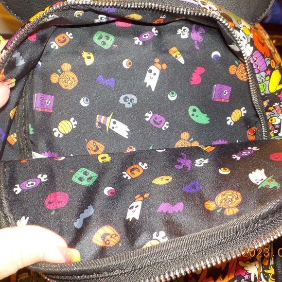2022 Disney Parks Loungefly Mickey & Friends Halloween Mini Backpack NWOT - Picture 7 of 8